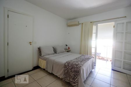 Casa de condomínio à venda com 150m², 2 quartos e 3 vagas Casa de condomínio à venda com 150m², 2 quartos e 3 vagasSuíte