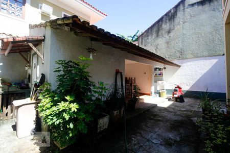 Casa de condomínio à venda com 150m², 2 quartos e 3 vagas Casa de condomínio à venda com 150m², 2 quartos e 3 vagasQuintal