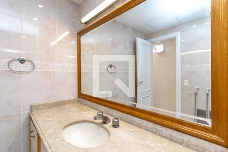 Apartamento à venda com 160m², 3 quartos e 3 vagasBanheiro Social