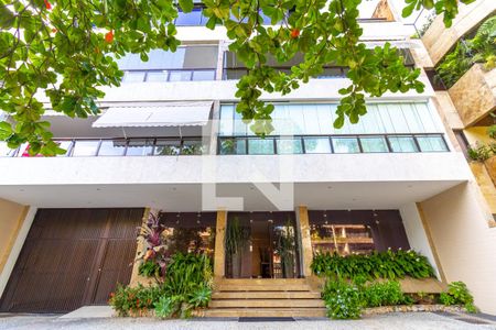 Apartamento à venda com 160m², 3 quartos e 3 vagasFachada e portaria