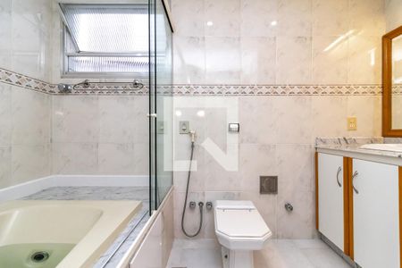 Apartamento à venda com 160m², 3 quartos e 3 vagasBanheiro da Suite