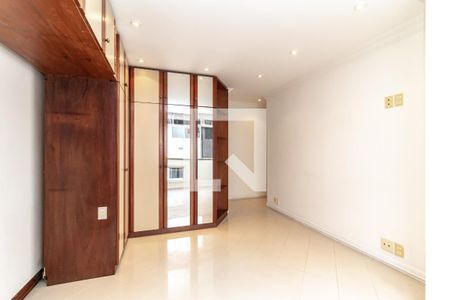 Apartamento à venda com 160m², 3 quartos e 3 vagasQuarto 1