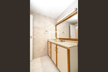 Apartamento à venda com 160m², 3 quartos e 3 vagasBanheiro Social