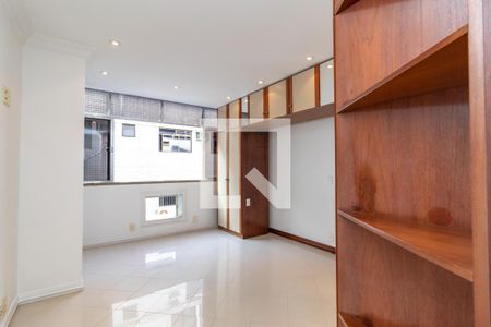 Quarto 1 de apartamento à venda com 3 quartos, 160m² em Barra da Tijuca, Rio de Janeiro