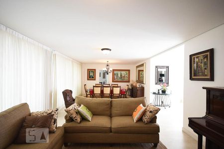 Casa de condomínio para alugar com 231m², 4 quartos e 5 vagasSala