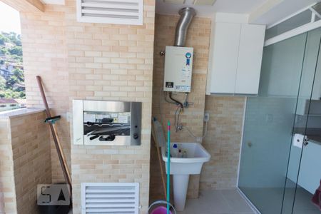 Apartamento para alugar com 70m², 2 quartos e 1 vaga Apartamento para alugar com 70m², 2 quartos e 1 vagaÁrea de serviço