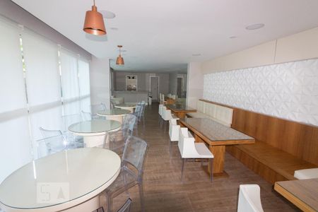 Apartamento para alugar com 70m², 2 quartos e 1 vaga Apartamento para alugar com 70m², 2 quartos e 1 vagaÁrea comum - Salão de festas