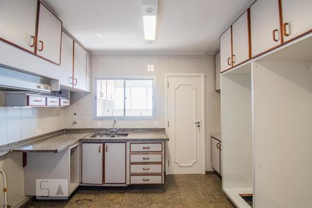 Apartamento à venda com 320m², 3 quartos e 3 vagasCozinha