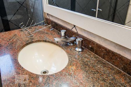 Apartamento à venda com 320m², 3 quartos e 3 vagasBanheiro 2