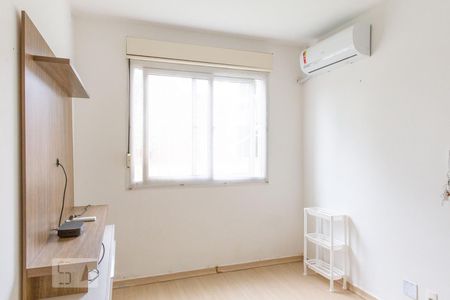 Sala de apartamento à venda com 1 quarto, 38m² em Humaitá, Porto Alegre