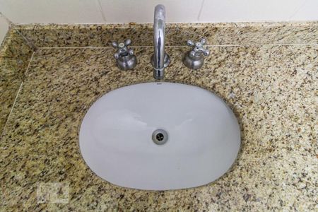 Apartamento para alugar com 95m², 3 quartos e 2 vagasBanheiro da Suite 1 - Torneira