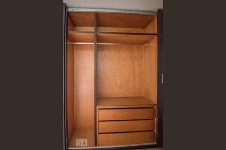 Apartamento à venda com 80m², 3 quartos e 2 vagasArmário da Suíte