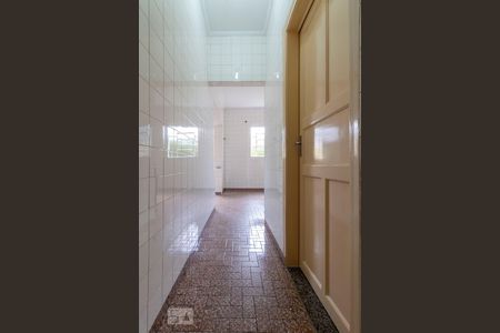 Casa à venda com 100m², 2 quartos e 2 vagasCorredor