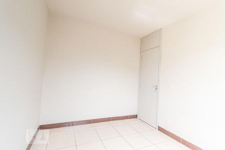 Dormitório 2 de apartamento à venda com 3 quartos, 67m² em Humaitá, Porto Alegre