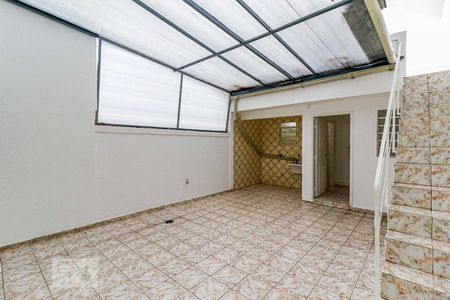 Quintal de casa à venda com 3 quartos, 240m² em Campininha, São Paulo