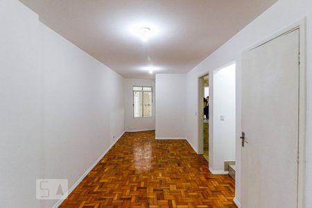 Sala de casa à venda com 3 quartos, 240m² em Campininha, São Paulo