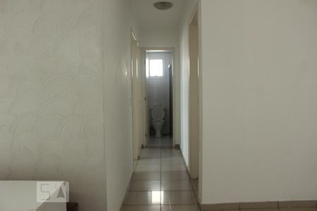Corredor de apartamento para alugar com 2 quartos, 70m² em Vila Gumercindo, São Paulo