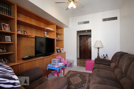 Apartamento à venda com 330m², 3 quartos e 3 vagasSala de TV