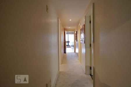 Apartamento à venda com 330m², 3 quartos e 3 vagasCorredor