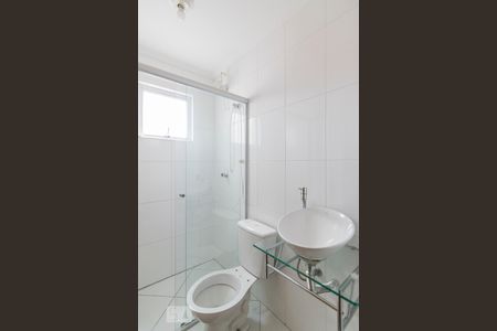 Banheiro de apartamento à venda com 2 quartos, 52m² em Vila Helena, Santo André