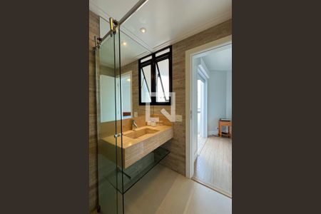Apartamento à venda com 250m², 3 quartos e 3 vagas Apartamento à venda com 250m², 3 quartos e 3 vagasBanheiro da Suíte