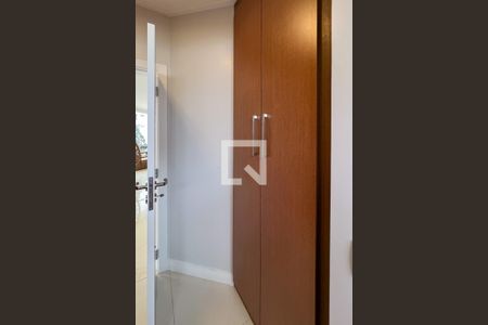 Apartamento à venda com 250m², 3 quartos e 3 vagas Apartamento à venda com 250m², 3 quartos e 3 vagasQuarto
