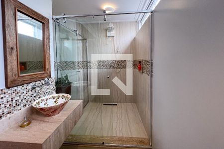 Apartamento à venda com 250m², 3 quartos e 3 vagas Apartamento à venda com 250m², 3 quartos e 3 vagasBanheiro