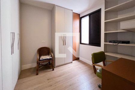 Apartamento à venda com 250m², 3 quartos e 3 vagas Apartamento à venda com 250m², 3 quartos e 3 vagasEscritório