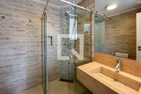 Apartamento à venda com 250m², 3 quartos e 3 vagas Apartamento à venda com 250m², 3 quartos e 3 vagasBanheiro da Suíte