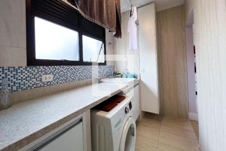 Apartamento à venda com 250m², 3 quartos e 3 vagas Apartamento à venda com 250m², 3 quartos e 3 vagasÁrea de Serviço