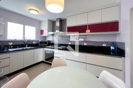 Apartamento à venda com 250m², 3 quartos e 3 vagas Apartamento à venda com 250m², 3 quartos e 3 vagasCozinha
