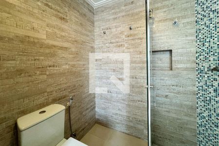 Apartamento à venda com 250m², 3 quartos e 3 vagas Apartamento à venda com 250m², 3 quartos e 3 vagasBanheiro da Suíte