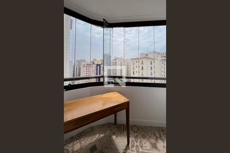 Apartamento à venda com 250m², 3 quartos e 3 vagas Apartamento à venda com 250m², 3 quartos e 3 vagasSacada