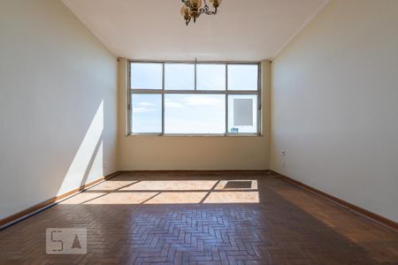 Apartamento à venda com 110m², 2 quartos e 1 vagaSala