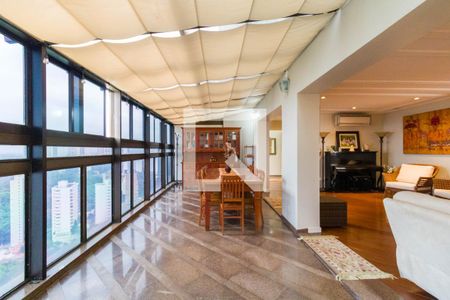 Apartamento para alugar com 450m², 4 quartos e 4 vagas Apartamento para alugar com 450m², 4 quartos e 4 vagasSala