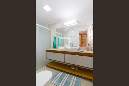 Apartamento para alugar com 450m², 4 quartos e 4 vagas Apartamento para alugar com 450m², 4 quartos e 4 vagasBanheiro Quarto 4