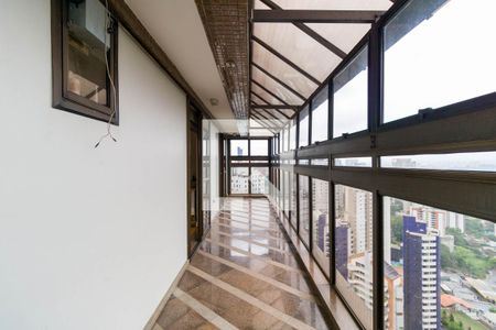 Apartamento para alugar com 450m², 4 quartos e 4 vagas Apartamento para alugar com 450m², 4 quartos e 4 vagasVista do Quarto 1