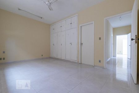 Casa à venda com 400m², 3 quartos e 5 vagasQuarto 1