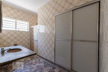 Casa à venda com 400m², 3 quartos e 5 vagasBanheiro 1