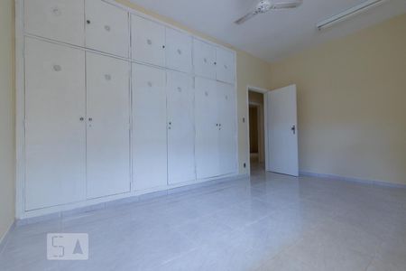 Casa à venda com 400m², 3 quartos e 5 vagasQuarto 3