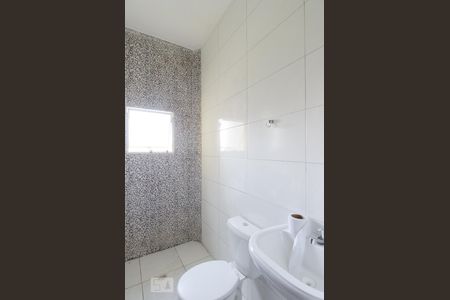 Banheiro de casa à venda com 2 quartos, 80m² em Taboão, Diadema