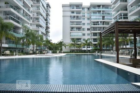 Apartamento para alugar com 75m², 2 quartos e 1 vagaÁrea comum - Piscina