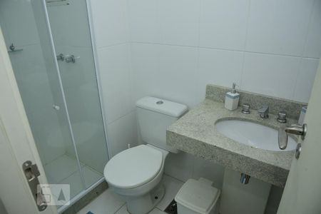 Banheiro Social de apartamento para alugar com 2 quartos, 75m² em Jacarepaguá, Rio de Janeiro