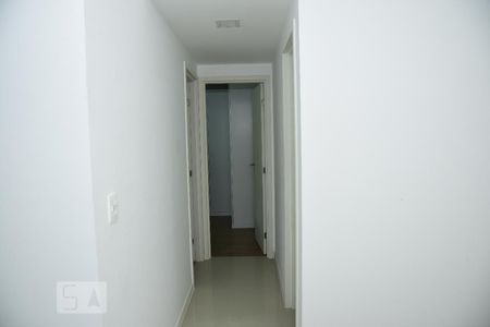 Corrdor de apartamento para alugar com 2 quartos, 75m² em Jacarepaguá, Rio de Janeiro