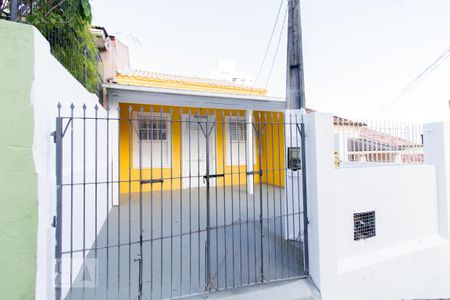 Casa para alugar com 110m², 3 quartos e 1 vaga Casa para alugar com 110m², 3 quartos e 1 vagaFachada