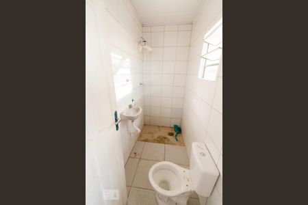 Casa para alugar com 110m², 3 quartos e 1 vaga Casa para alugar com 110m², 3 quartos e 1 vagaBanheiro Externo
