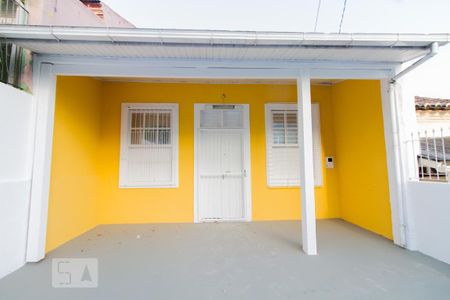 Casa para alugar com 110m², 3 quartos e 1 vaga Casa para alugar com 110m², 3 quartos e 1 vagaFachada