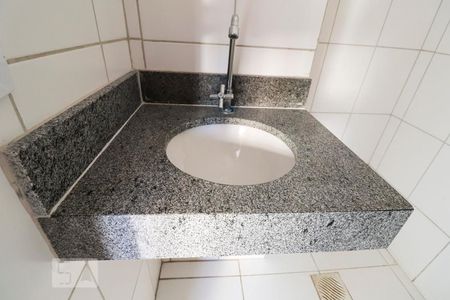 Apartamento para alugar com 65m², 2 quartos e 1 vagaBanheiro Social