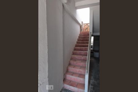 Escada do Apto de casa para alugar com 2 quartos, 70m² em Santa Cruz, Belo Horizonte