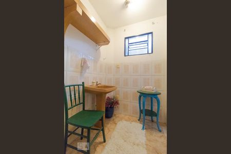 Banheiro de kitnet/studio para alugar com 1 quarto, 40m² em Cidade Universitária, Campinas